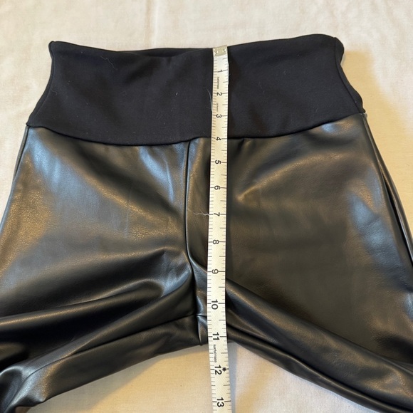 Spanx Assets Small All Over Leggings ~ Black Shiny Faux Leather Slimming - Picture 5 of 8